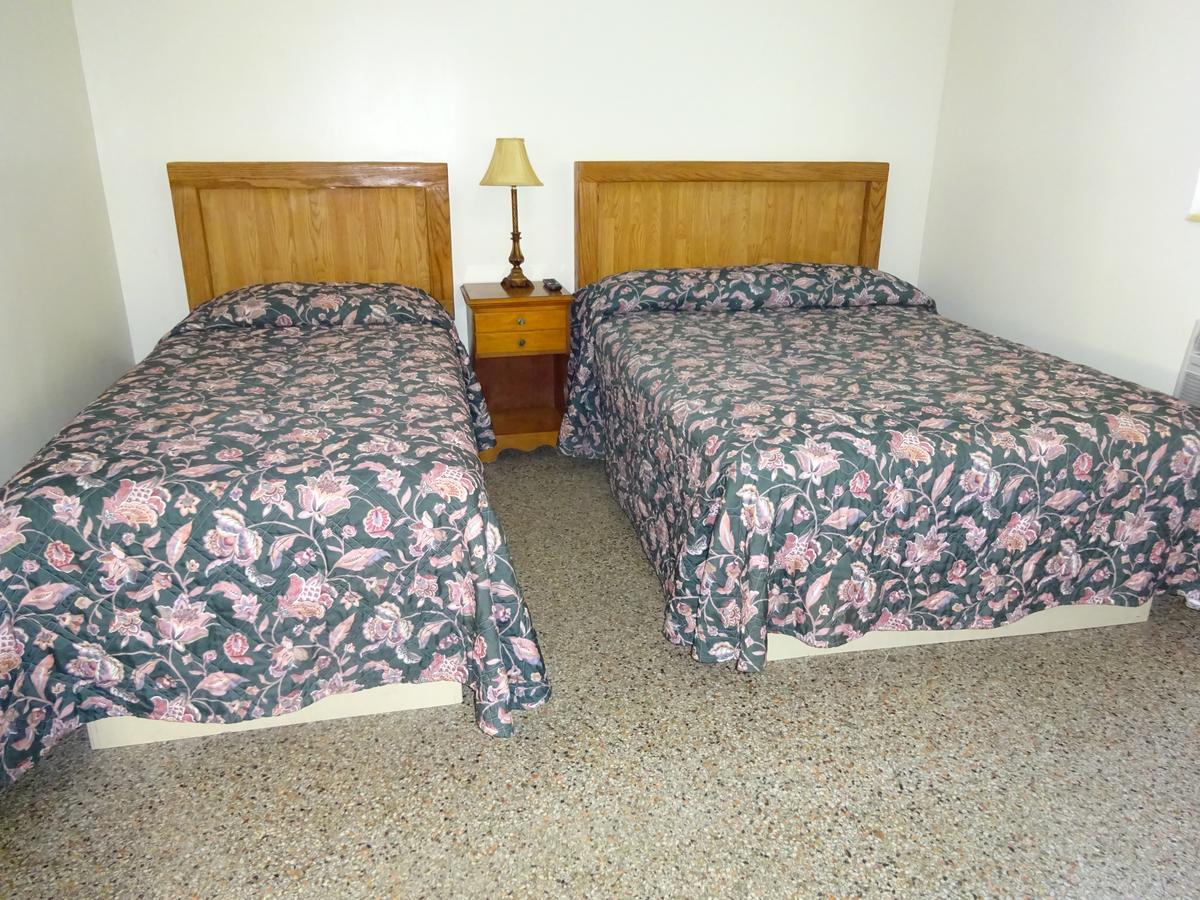 Ebb Tide Motel เซนต์พีทบีช ภายนอก รูปภาพ