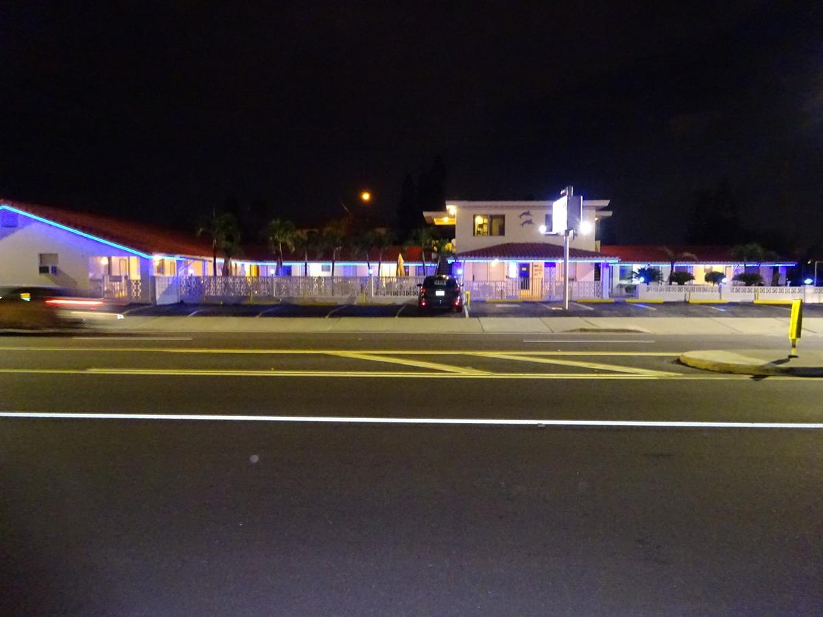 Ebb Tide Motel เซนต์พีทบีช ภายนอก รูปภาพ