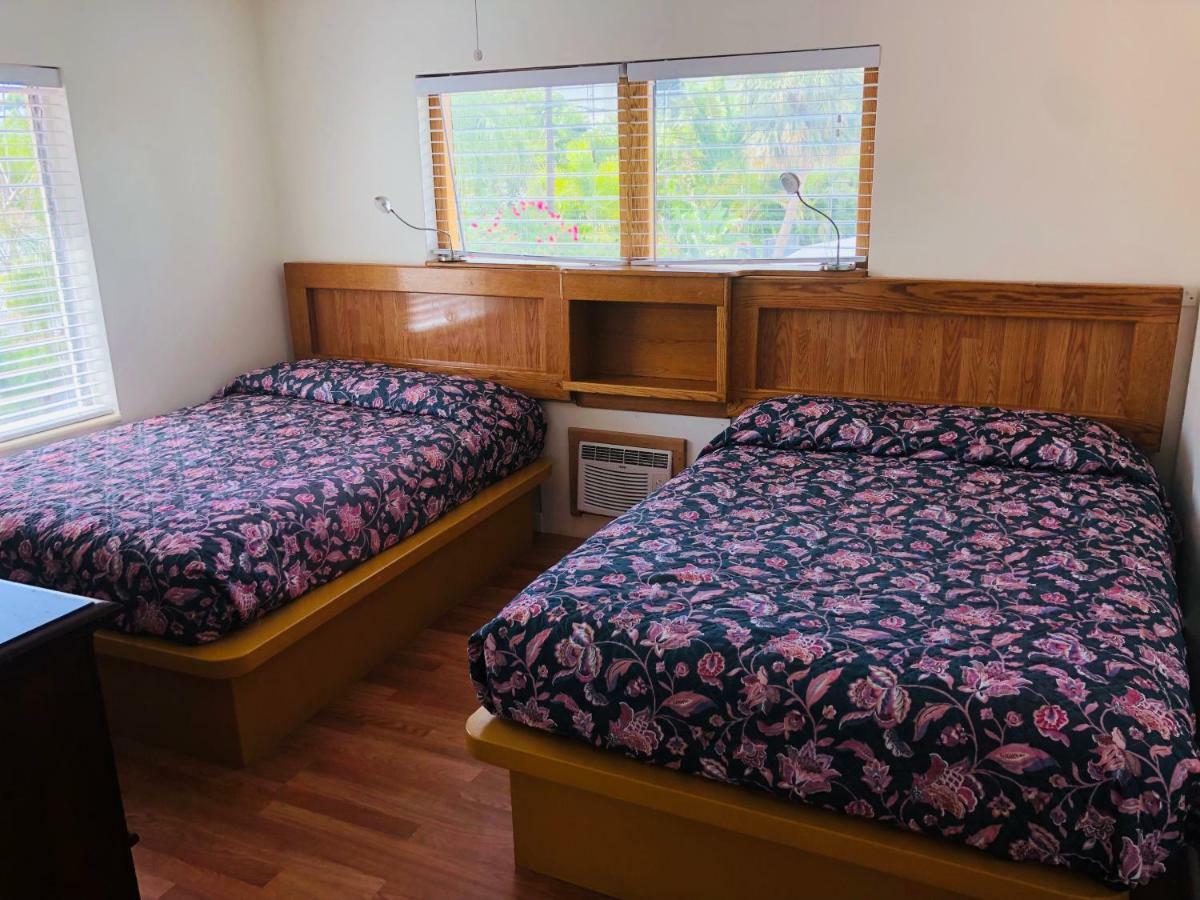 Ebb Tide Motel เซนต์พีทบีช ภายนอก รูปภาพ