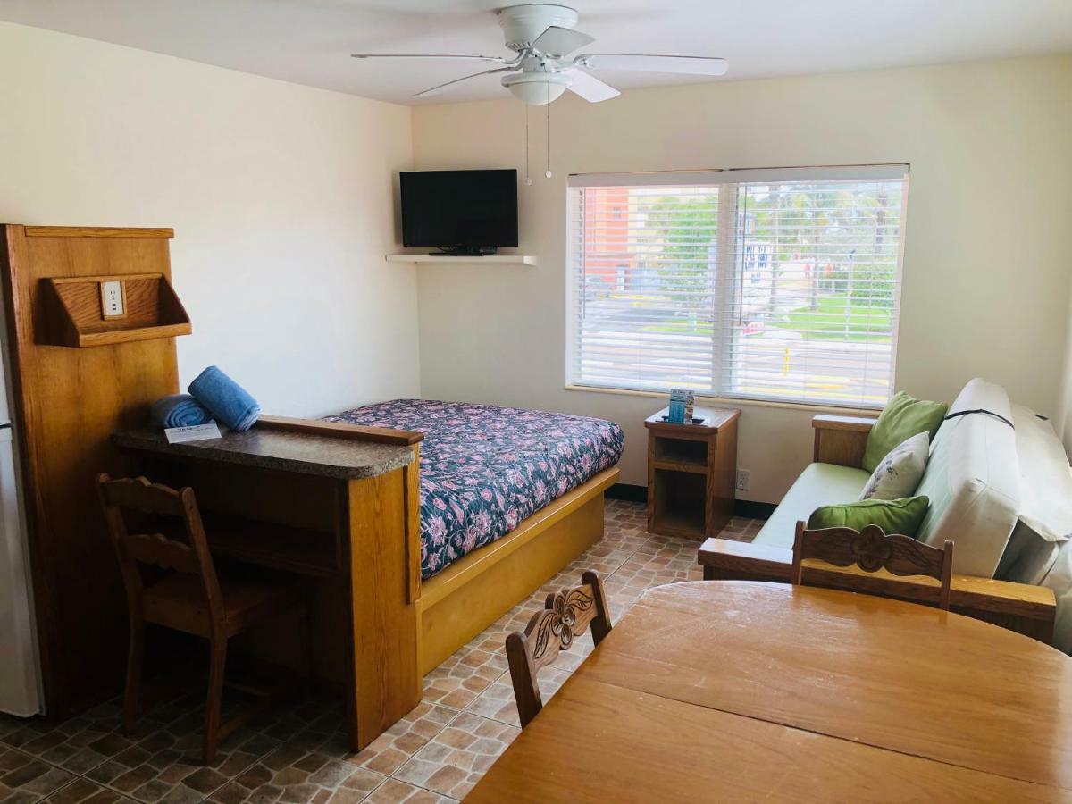 Ebb Tide Motel เซนต์พีทบีช ภายนอก รูปภาพ